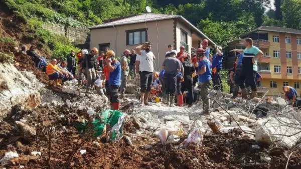 Son dakika haber | RİZE'DEKİ SELDE 47 BİNA YIKILDI, 99 BİNADA AĞIR HASAR VAR