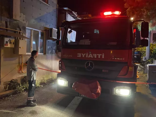 Yangın çıkan ahşap ev kullanılamaz hale geldi