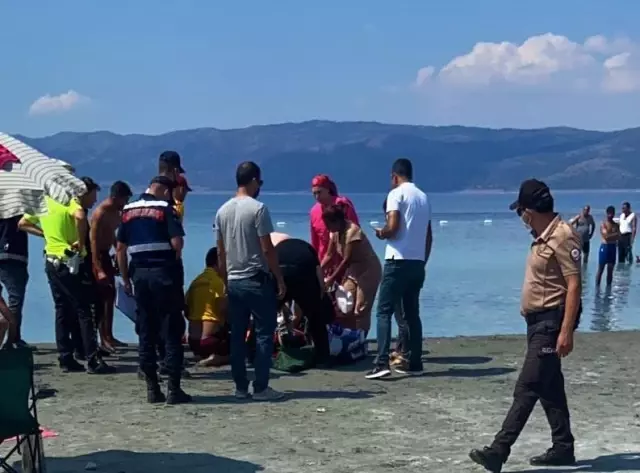 Salda Gölü'ne serinlemek için giren genç boğuldu Salda Gölü'ne serinlemek için giren genç boğuldu
