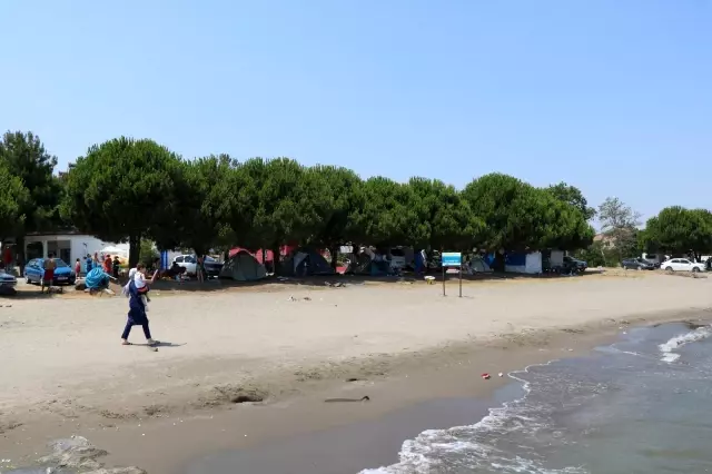 Samsunlular bayramın 2. gününü denize girerek geçirdi