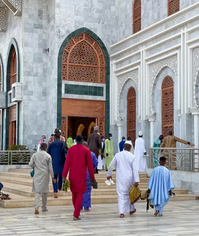 Senegal'de bayram namazı eda edildi Senegal'de bayram namazı eda edildi