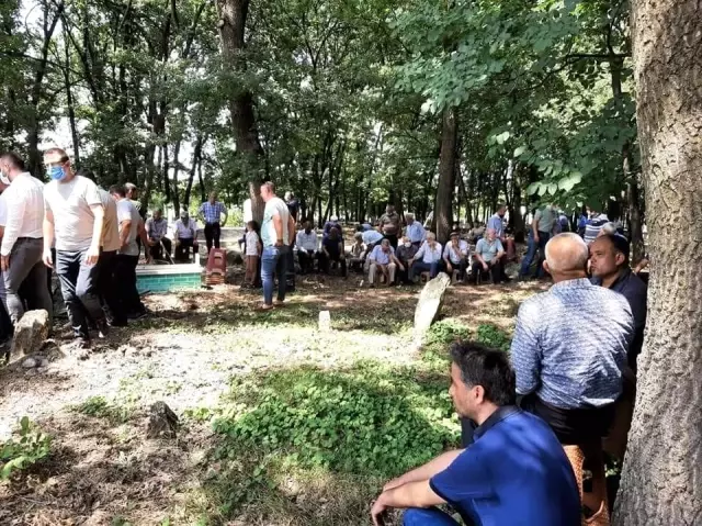 Serinlemek için girdiği suda boğulan Halil Sevil son yolculuğuna uğurlandı Serinlemek için girdiği suda boğulan Halil Sevil son yolculuğuna uğurlandı