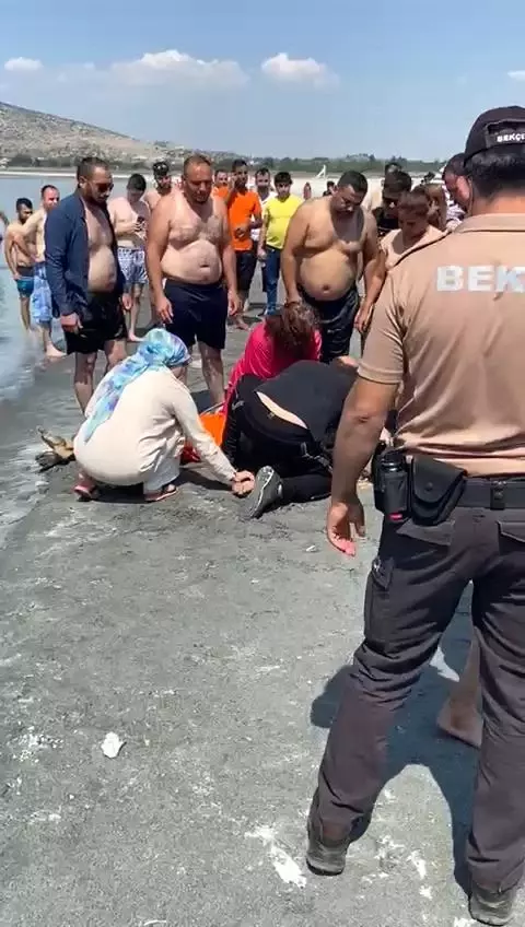Son dakika: Serinlemek için Salda Gölü'ne giren genç boğularak hayatını kaybetti
