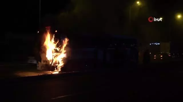 Diyarbakır'da faciadan dönüldü: Yolcu otobüsü seyir halindeyken cayır cayır yandı