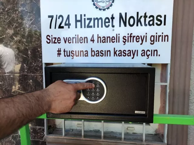 Şifreyi giren kasadan diplomasını alıyor