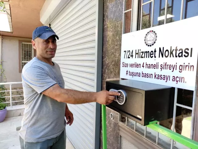 Şifreyi giren kasadan diplomasını alıyor