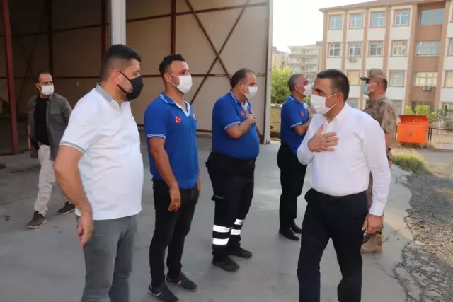 Son dakika gündem: Vali Osman Hacıbektaşoğlu güvenlik, sağlık ve itfaiye ekipleriyle bayramlaştı