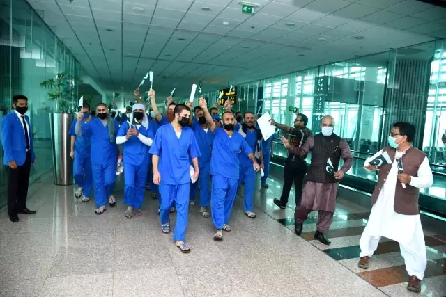 Suudi Arabistan Pakistanlı 62 mahkumu iade etti