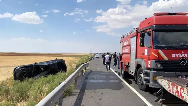 Aksaray'da feci kaza...Çarpıp takla attığı bariyerler otomobile saplandı: 2 ölü, 4 yaralı