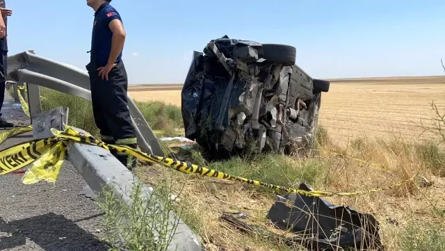 Aksaray'da feci kaza...Çarpıp takla attığı bariyerler otomobile saplandı: 2 ölü, 4 yaralı