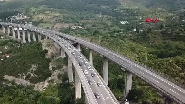 Kocaeli TEM otoyolunda 10 kilometrelik araç kuyruğu