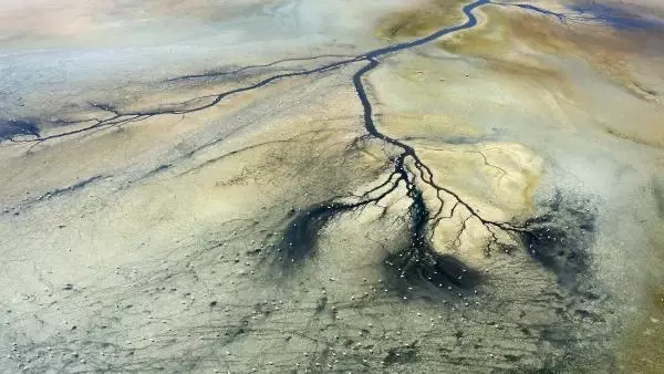 The vital veins of the dried Duden Lake appeared