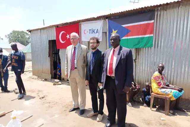 TİKA Güney Sudanlı 500 çiftçiye tohum ve tarımsal ekipman desteğinde bulundu TİKA Güney Sudanlı 500 çiftçiye tohum ve tarımsal ekipman desteğinde bulundu