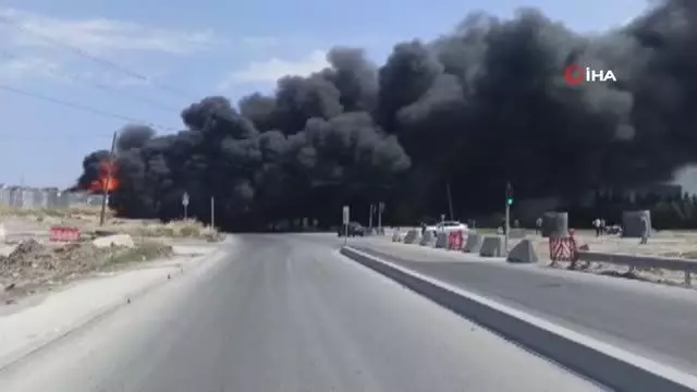 Son dakika... Tır garajında korkutan yangın Son dakika... Tır garajında korkutan yangın