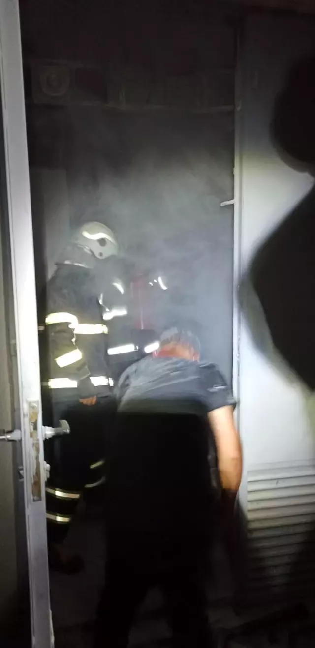 Son dakika 3. sayfa: Trafodan çıkan yangına ekipler müdahale etti