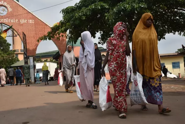 Türkiye Diyanet Vakfı Kamerun'da binlerce aileye kurban yardımı yaptı