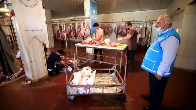 Türkiye'nin kurban yardımı Azerbaycanlıların yüzünü güldürdü