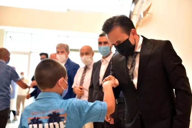 Son dakika haberleri: Tuzla'da gelenekselleşen bayramlaşma töreni gerçekleştirildi Son dakika haberleri: Tuzla'da gelenekselleşen bayramlaşma töreni gerçekleştirildi