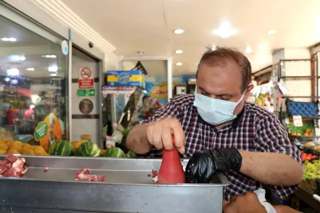 Ücretsiz olunca metrelerce kuyruk oluştu