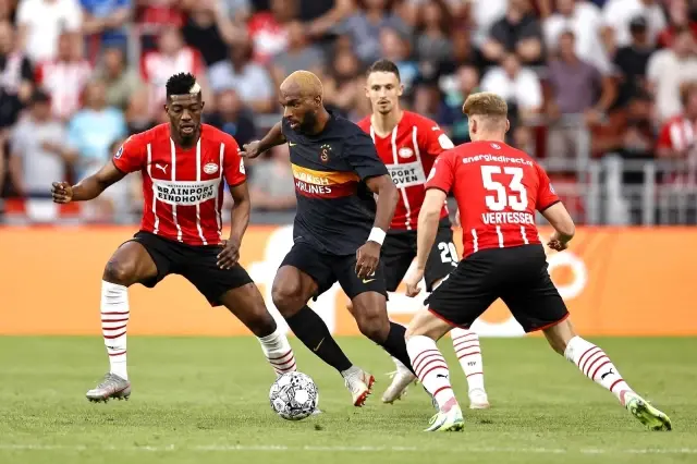 UEFA Şampiyonlar Ligi 2. Eleme Turu ilk maçında Galatasaray, Hollanda ekibi PSV'ye deplasmanda 5-1 mağlup oldu.