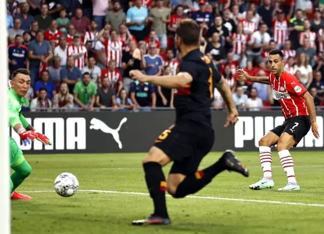 UEFA Şampiyonlar Ligi 2. Eleme Turu ilk maçında Galatasaray, Hollanda ekibi PSV'ye deplasmanda 5-1 mağlup oldu.