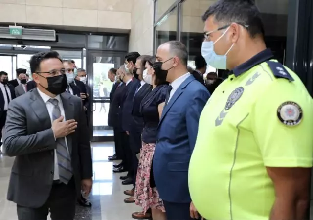 Vali Çiçek: "Bir yıl sonra tekrar bir aradayız" 2 Vali Çiçek: 'Bir yıl sonra tekrar bir aradayız'