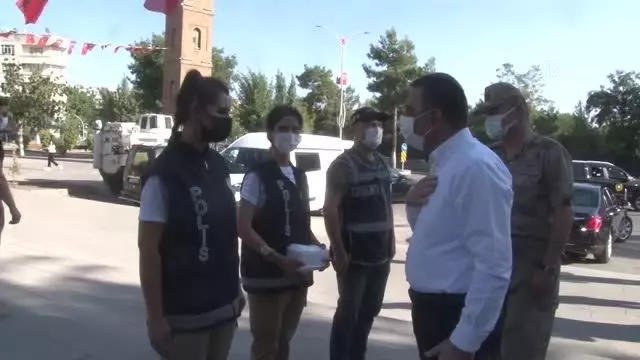 Son dakika gündem: Vali Osman Hacıbektaşoğlu güvenlik, sağlık ve itfaiye ekipleriyle bayramlaştı