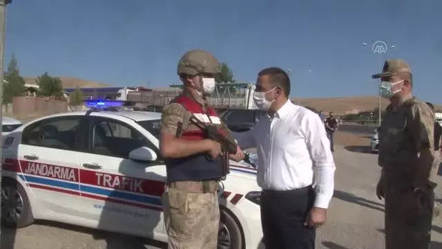 Son dakika gündem: Vali Osman Hacıbektaşoğlu güvenlik, sağlık ve itfaiye ekipleriyle bayramlaştı