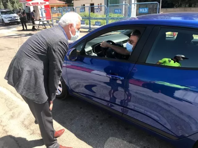 VALİ SEYMENOĞLU TRAFİK UYGULAMA NOKTALARINI ZİYARET ETTİ VALİ SEYMENOĞLU TRAFİK UYGULAMA NOKTALARINI ZİYARET ETTİ