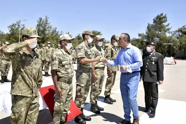 Vali Soytürk Mehmetçiklerle bayramlaştı