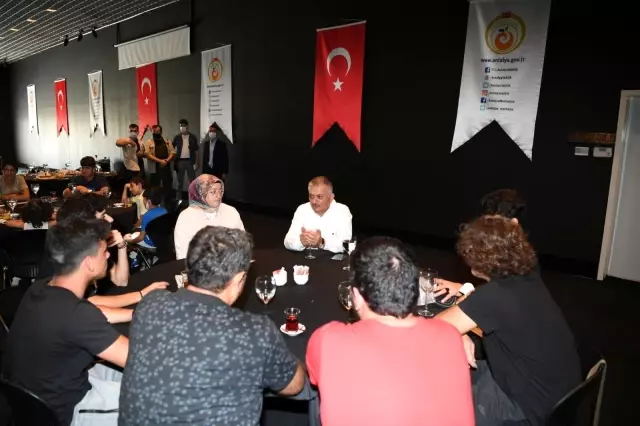 Son dakika haber | Vali Yazıcı, Çocuk Evleri Sitesi'nde kalan çocuklarla bir araya geldi