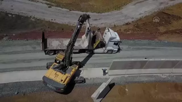 Van-İran sınırı beton duvar, hendek ve kulelerle 'geçilmez' olacak (1)