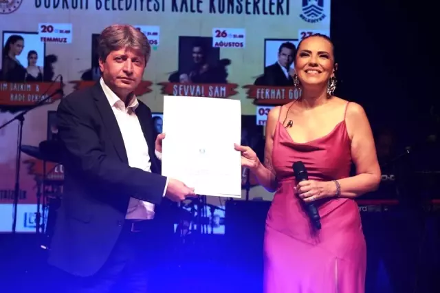Yeşim Salkım'dan korona virüsle mücadelede 'hijyen' mesajı: 'İslam aleminin kuralları içerisinde hijyen her zaman vardı'