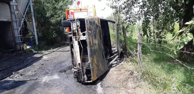 Zonguldak'ta çıkan çiftlik yangınında 12 bin hindi yavrusu telef oldu Zonguldak'ta çıkan çiftlik yangınında 12 bin hindi yavrusu telef oldu
