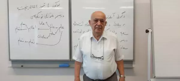 İSTANBUL-74'ÜNDE OSMANLICA ÖĞRENEN EMEKLİ ÖĞRETMENİN HEDEFİ TARİH DOKTORASI