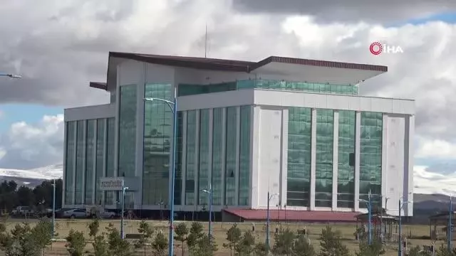 9 makamlı rektör skeç oldu