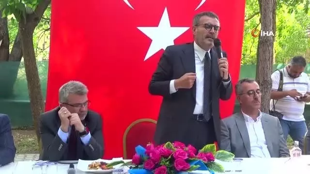 AK Parti Genel Başkan Yardımcısı Mahir Ünal: - 'Amerika'nın fonladığı medya kuruluşları Türkiye'nin özgüvenine saldırıyorlar' AK Parti Genel Başkan Yardımcısı Mahir Ünal: - 'Amerika'nın fonladığı medya kuruluşları Türkiye'nin özgüvenine saldırıyorlar'