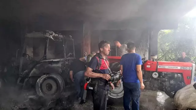 Alaplı'da peş peşe çıkan yangınlar korkuttu: Bir ev, araba ve traktör kül oldu