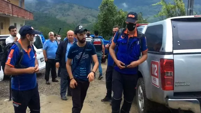 Gökyüzünden alev topu düştüğünü gören köylülerin ihbarı üzerine yapılan aramada bir ize rastlanmadı Gökyüzünden alev topu düştüğünü gören köylülerin ihbarı üzerine yapılan aramada bir ize rastlanmadı