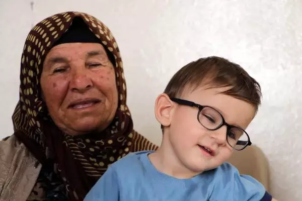 AMELİYAT PARASI DOLANDIRILAN MİRAÇ BEBEĞİN GÖZLERİ AÇILDI, AİLESİ ÇİFTE BAYRAM YAŞADI