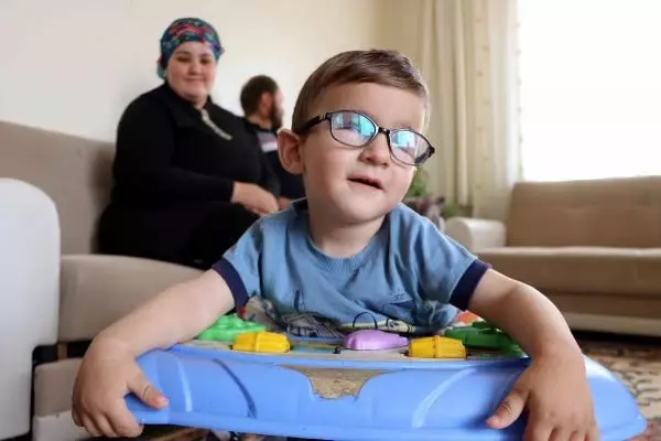 AMELİYAT PARASI DOLANDIRILAN MİRAÇ BEBEĞİN GÖZLERİ AÇILDI, AİLESİ ÇİFTE BAYRAM YAŞADI