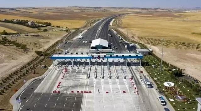 Ankara-Niğde Otoyolu'ndaki indirim sürücüleri memnun etti Ankara-Niğde Otoyolu'ndaki indirim sürücüleri memnun etti