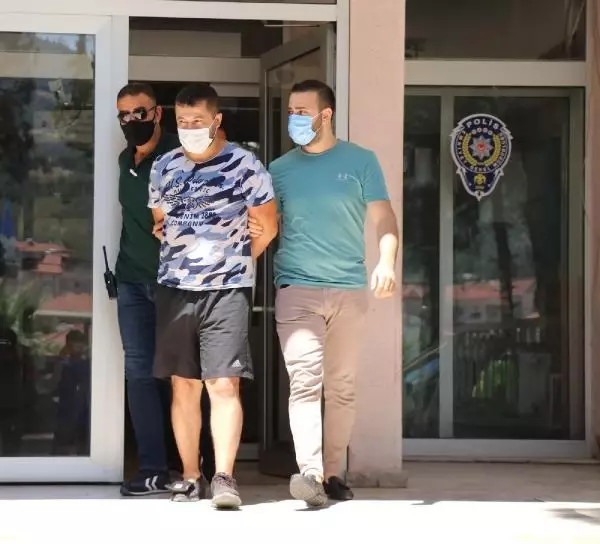 ANNESİNİ BOĞUP BOĞAZINI KESEN ŞÜPHELİ TUTUKLANDI