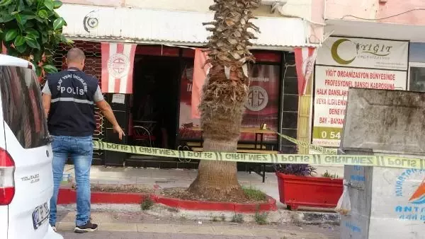 ANTALYA'DA TARAFTAR DERNEĞİNE TÜFEKLİ SALDIRI