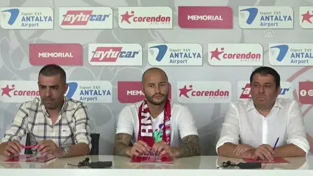 Antalyaspor, Kudriashov ile yeni sözleşme imzaladı