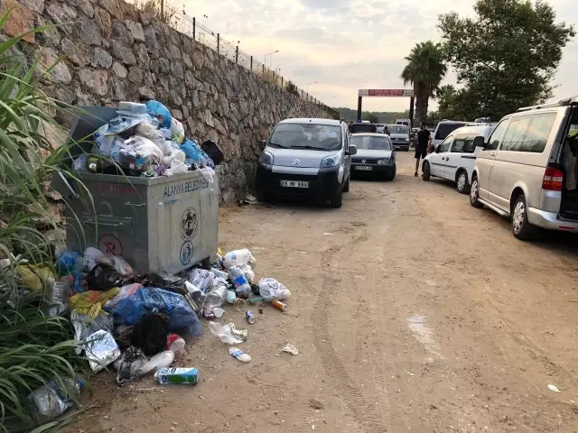 Araçlarda uyudular, otoparka sofra kurup ıslak elbiselerini araçlar üzerine serdiler