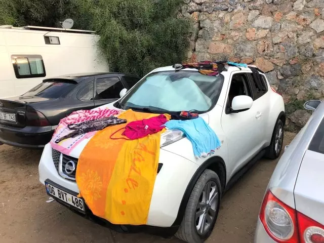 Araçlarda uyudular, otoparka sofra kurup ıslak elbiselerini araçlar üzerine serdiler