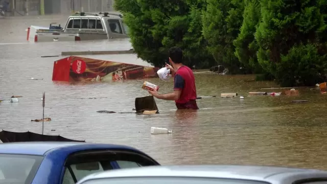 Artvin'de sel ve heyelan