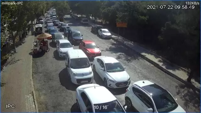 Aşırı yoğunluk oluştu, Milli Park araç girişine kapatıldı