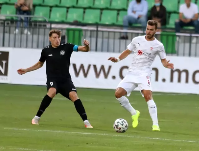 UEFA Avrupa Konferans Ligi: Petrocub: 0 - Sivasspor: 1 (Maç sonucu)